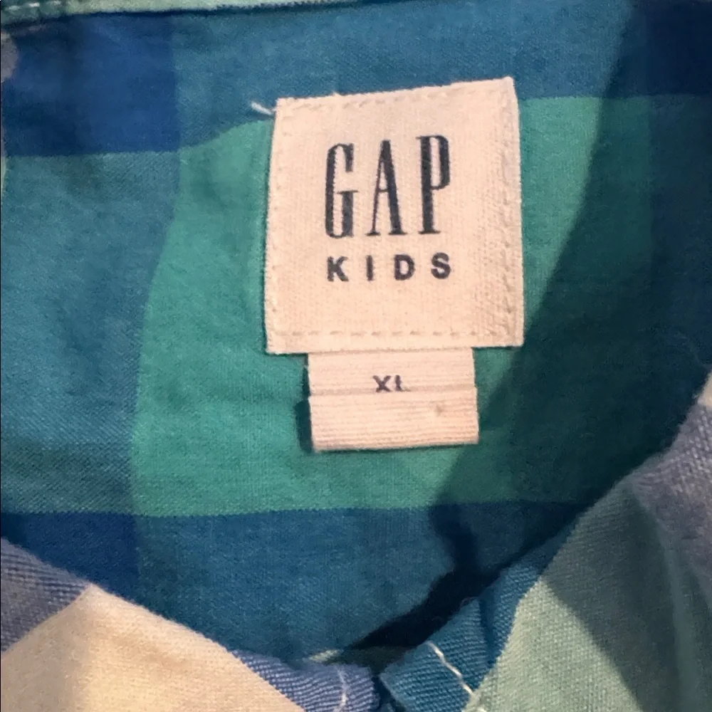 GAP Shirt